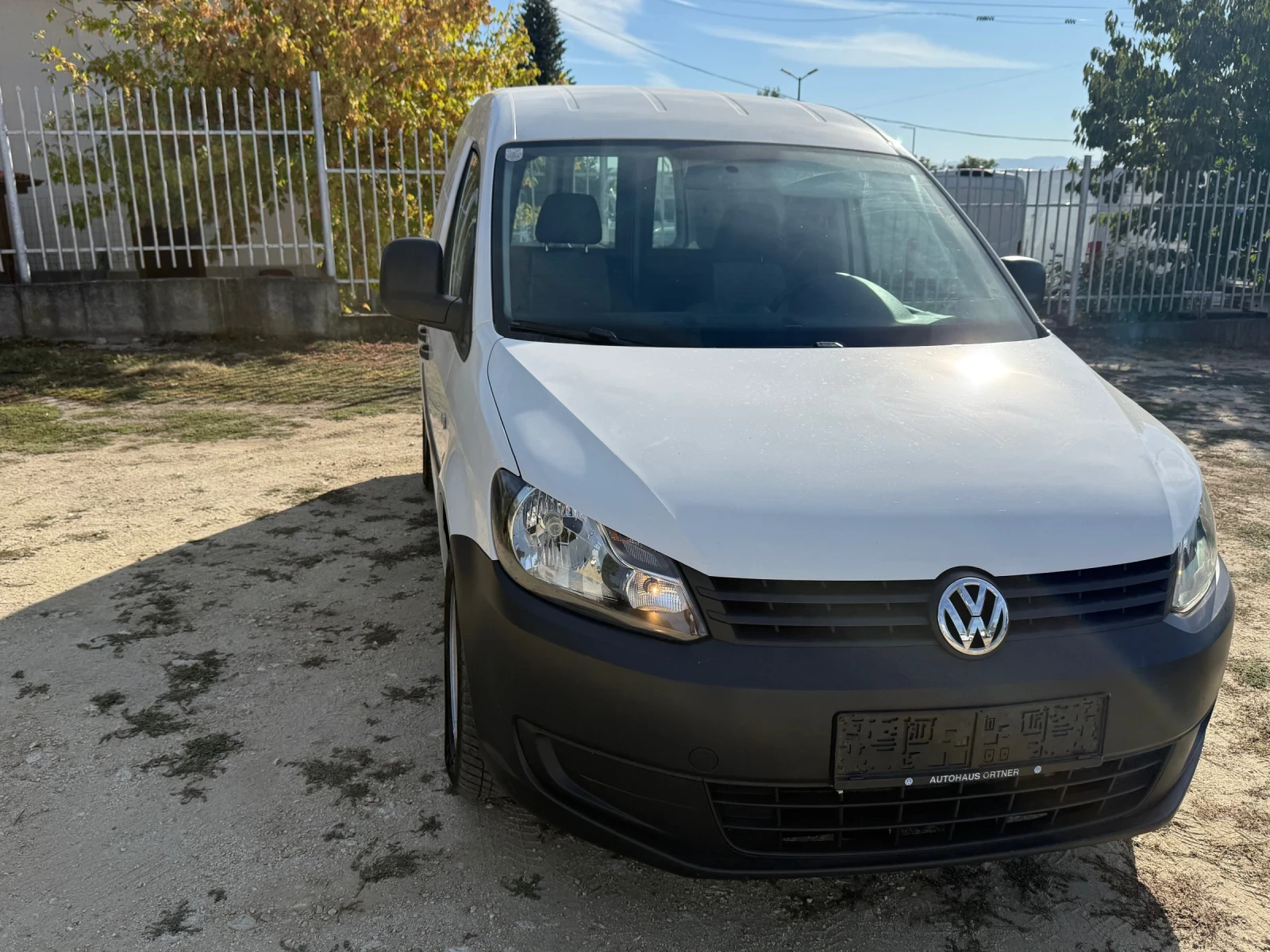VW Caddy 1.6 TDI, снимка 3 - Автомобили и джипове - 56384074