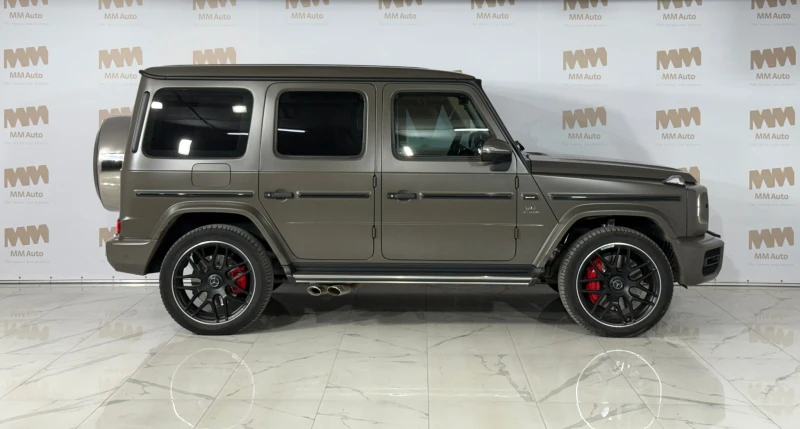 Mercedes-Benz G 63 AMG Manufaktur* Exclusive* Burmester* Dark Olive Magno, снимка 2 - Автомобили и джипове - 47509093