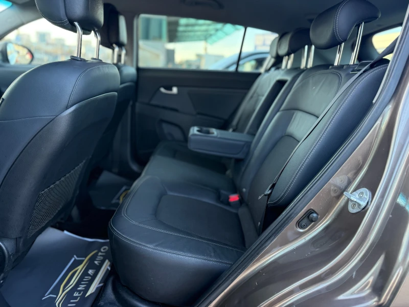 Kia Sportage 6 МЕСЕЦА ГАРАНЦИЯ/2.0CRDI 136к.с. 6 Скорости, снимка 8 - Автомобили и джипове - 52635757
