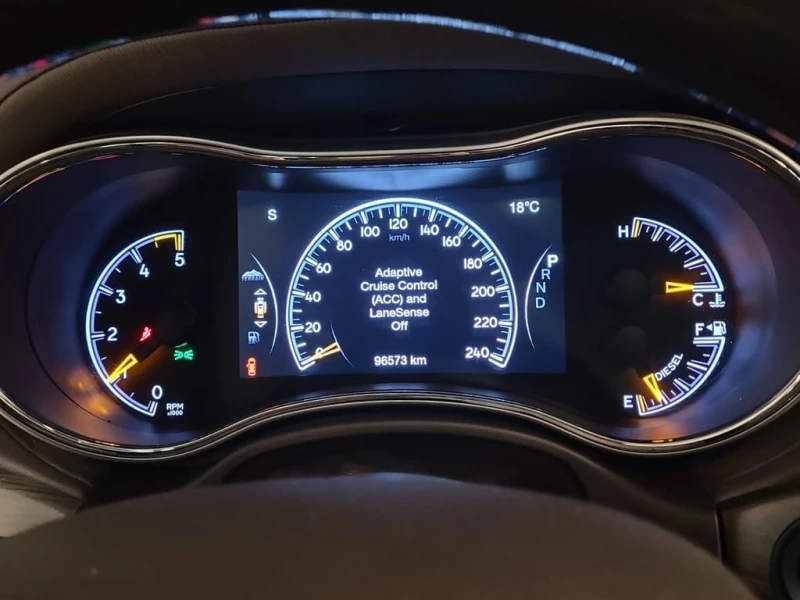 Jeep Grand cherokee 2018 OVERLAND * CARFAX * БЕЗ ПЪРВОНАЧАЛНА ВНОСКА, снимка 9 - Автомобили и джипове - 53008357