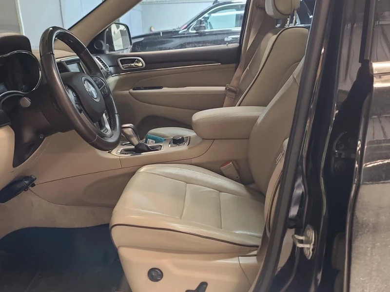 Jeep Grand cherokee 2018 OVERLAND * CARFAX * БЕЗ ПЪРВОНАЧАЛНА ВНОСКА, снимка 6 - Автомобили и джипове - 53008357