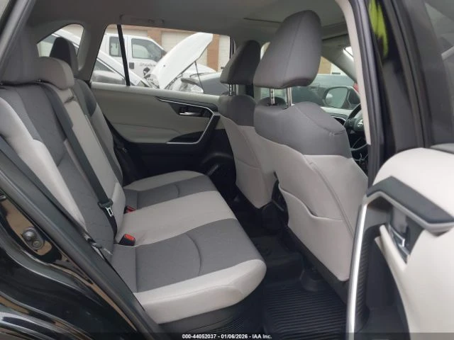 Toyota Rav4 HYBRID XLE - изображение 8