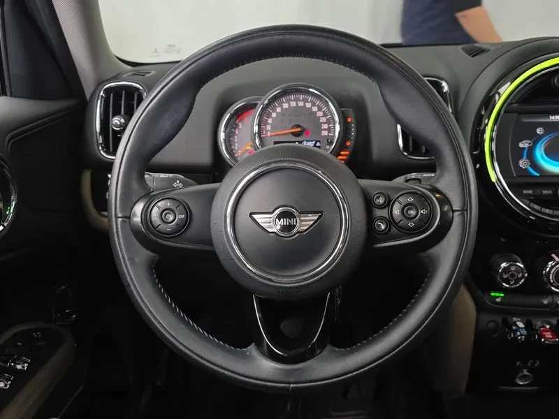 Mini Countryman 2.0D, снимка 15 - Автомобили и джипове - 56324877