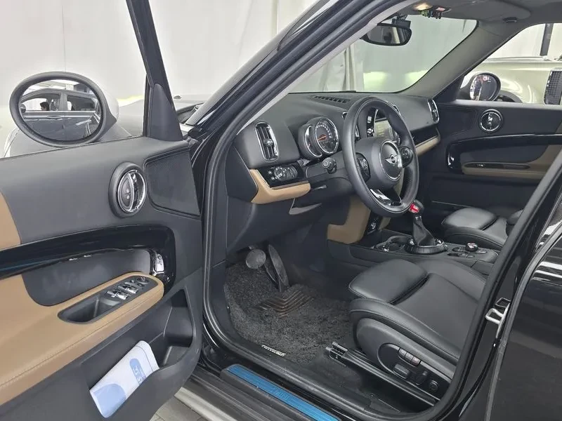 Mini Countryman 2.0D, снимка 10 - Автомобили и джипове - 56324877