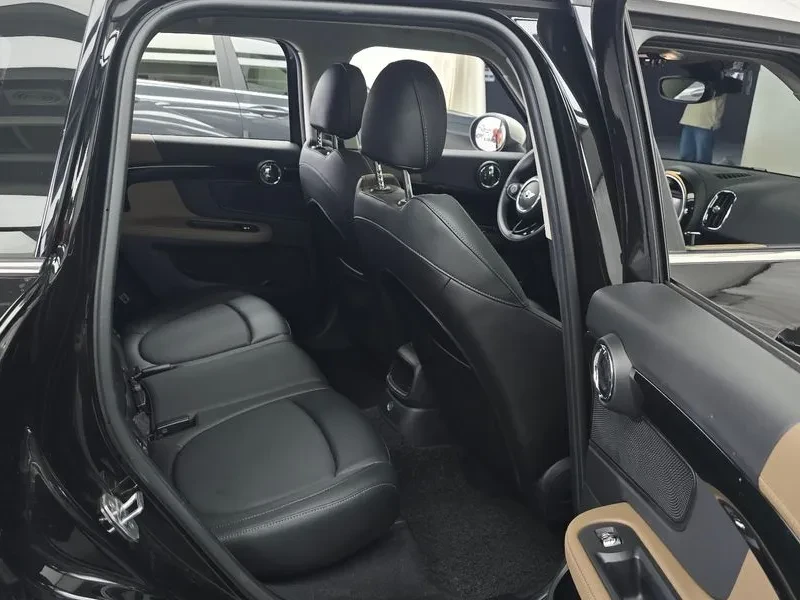 Mini Countryman 2.0D, снимка 11 - Автомобили и джипове - 56324877