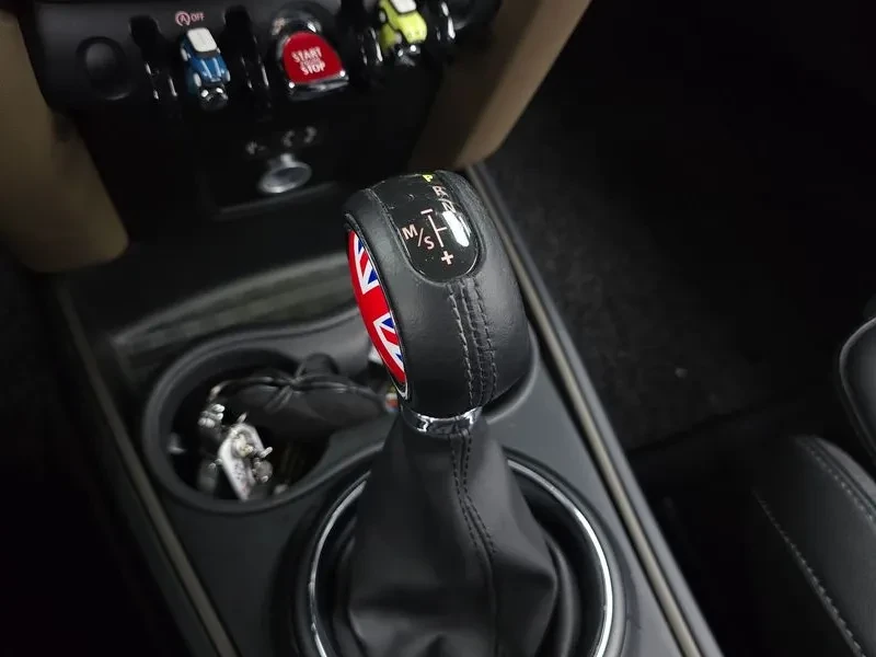 Mini Countryman 2.0D, снимка 9 - Автомобили и джипове - 56324877