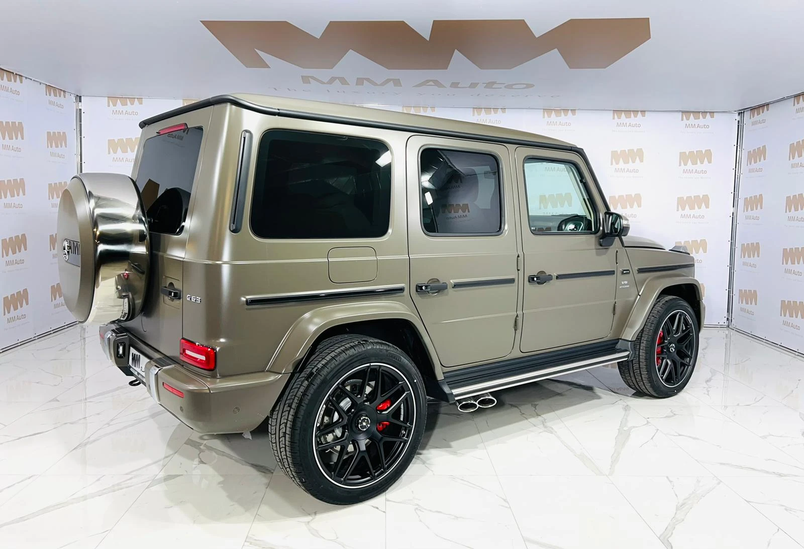 Mercedes-Benz G 63 AMG Exclusive Burmester Dark Olive Magno - изображение 2