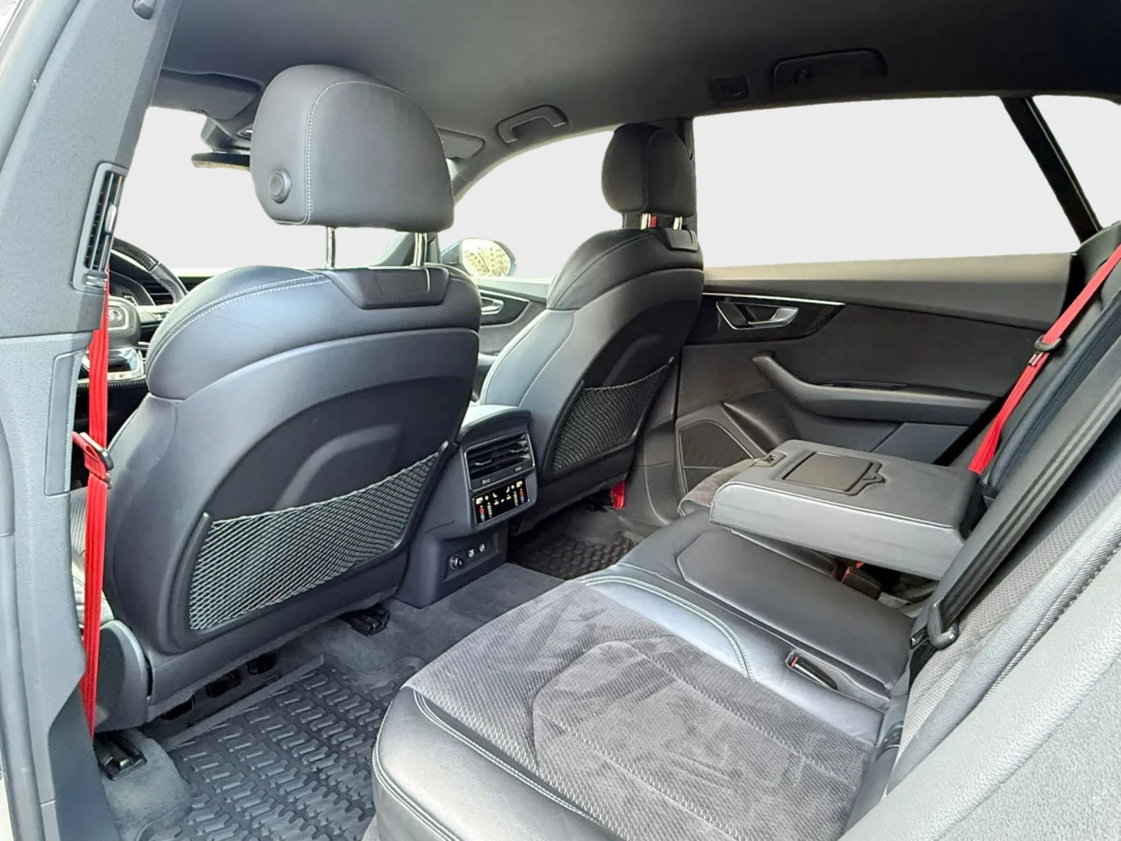 Audi Q8 Audi Q8 S S-LINE PACK 360  BANG & OLUFSEN BLACK PA, снимка 10 - Автомобили и джипове - 53798132