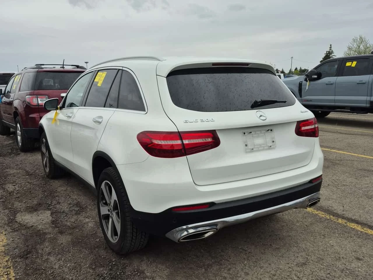 Mercedes-Benz GLC 300 * CARFAX * 2 КЛЮЧА * ПАНОРАМА * ПОДГРЕВИ * , снимка 4 - Автомобили и джипове - 54497145
