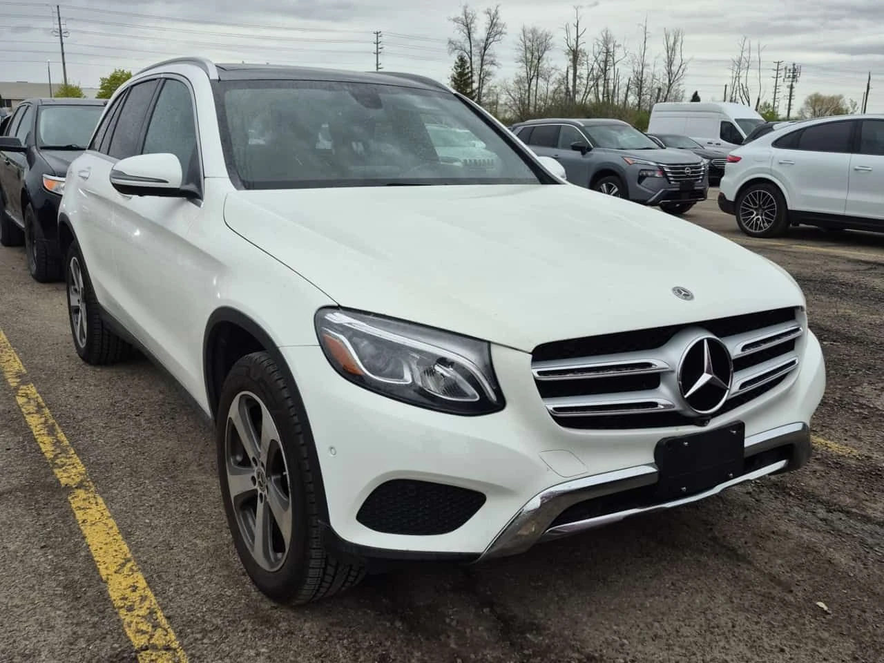 Mercedes-Benz GLC 300 * CARFAX * 2 КЛЮЧА * ПАНОРАМА * ПОДГРЕВИ * , снимка 2 - Автомобили и джипове - 54497145