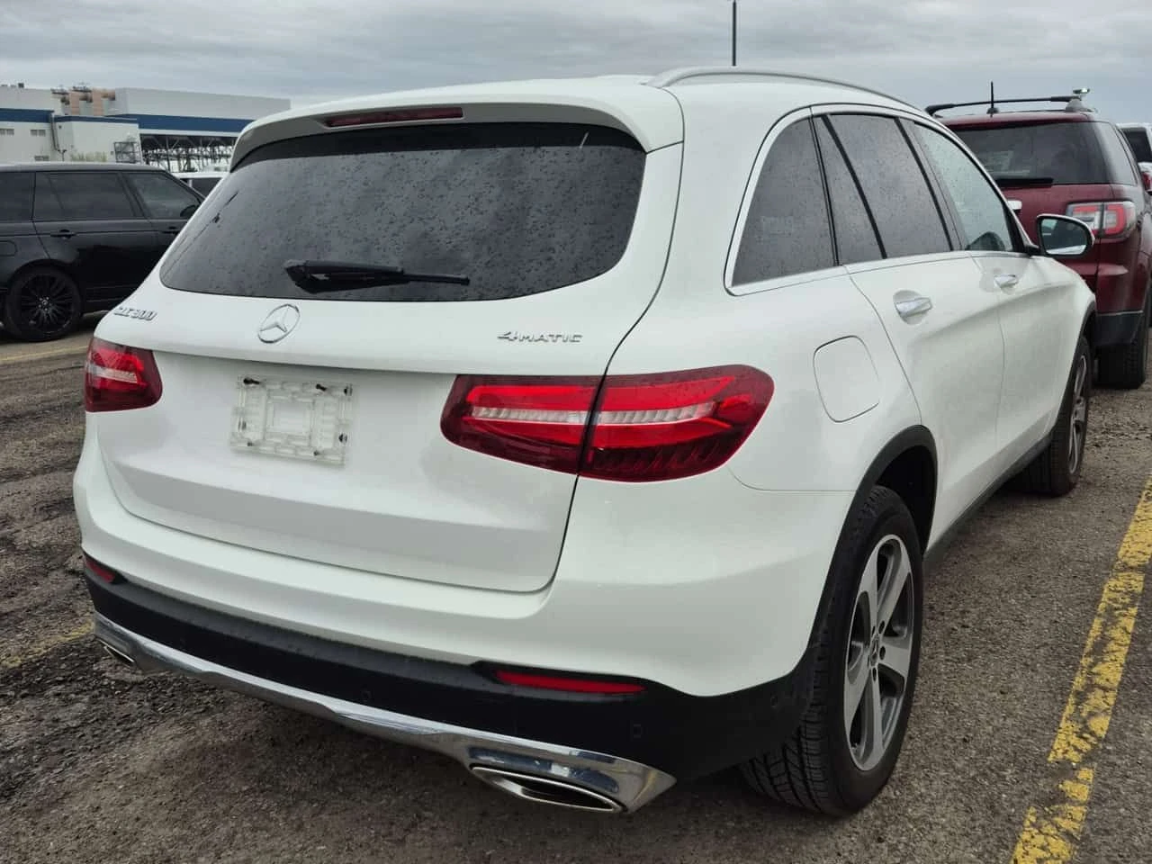 Mercedes-Benz GLC 300 * CARFAX * 2 КЛЮЧА * ПАНОРАМА * ПОДГРЕВИ * , снимка 3 - Автомобили и джипове - 54497145