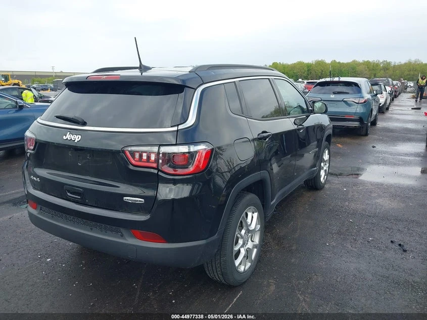 Jeep Compass 2.0l Latitude Lux Fwd, снимка 4 - Автомобили и джипове - 54572533
