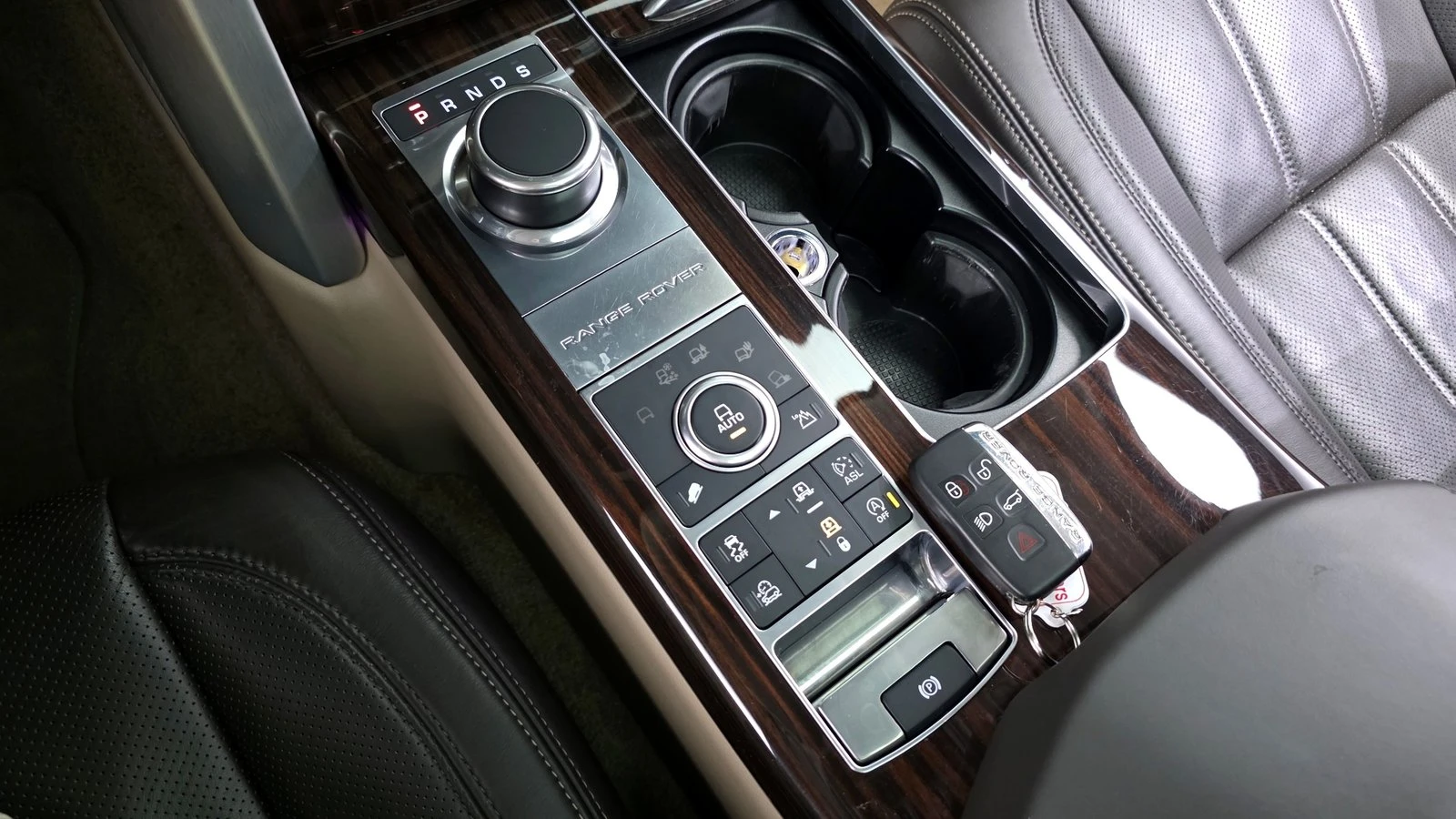 Land Rover Range rover 4.4 SDV8* ���* ���������* �����* 360* ������ ���� | Mobile.bg � ����������� 9