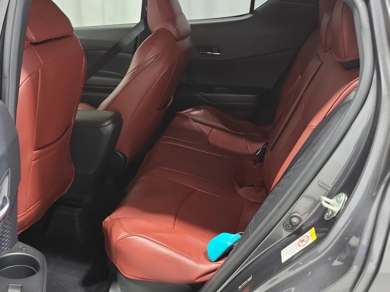 Toyota C-HR 2.0i * КАМЕРА * АВТОПИЛОТ * BLUETOOTH, снимка 6 - Автомобили и джипове - 55410534