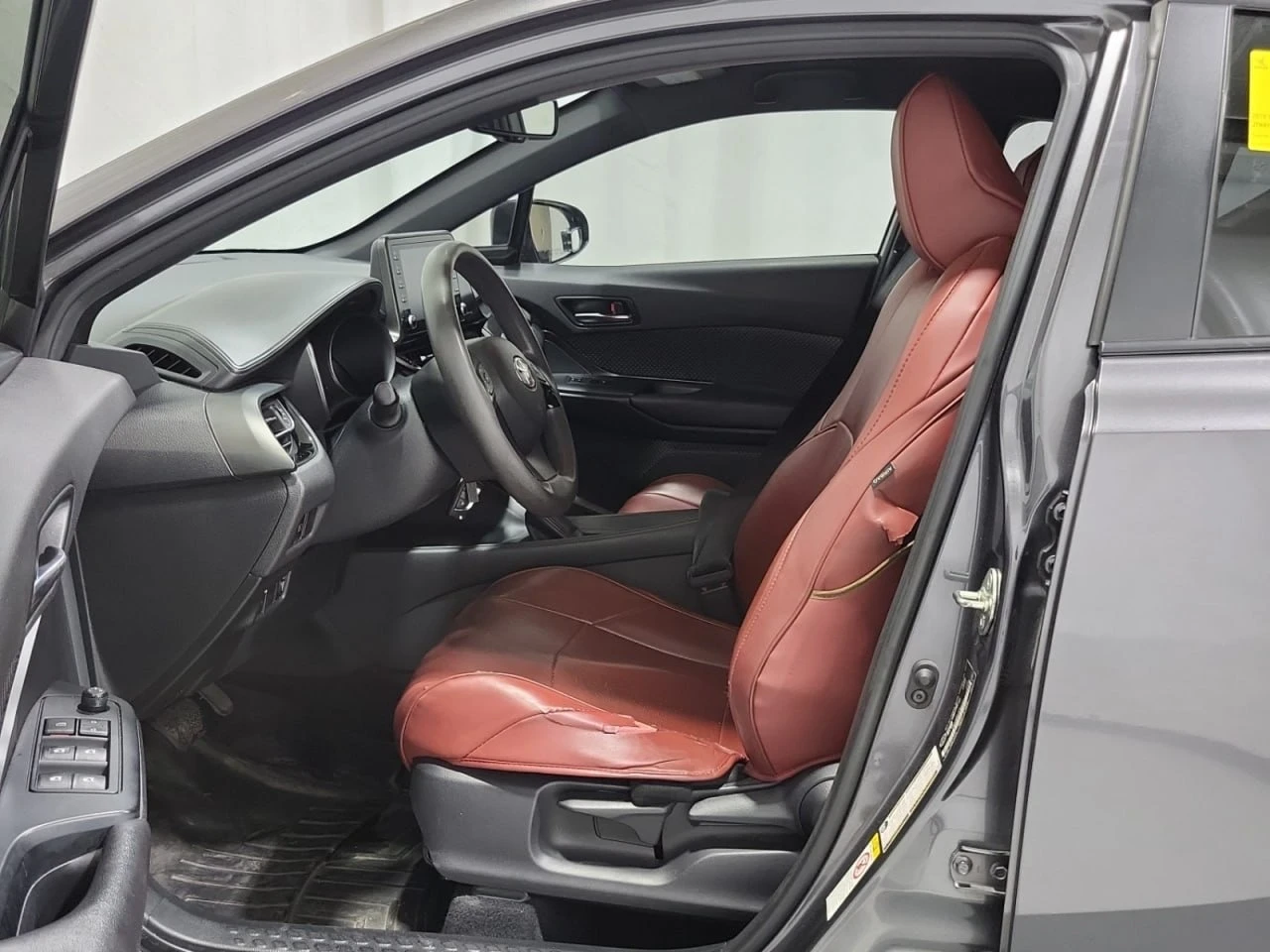 Toyota C-HR 2.0i * КАМЕРА * АВТОПИЛОТ * BLUETOOTH, снимка 3 - Автомобили и джипове - 55410534