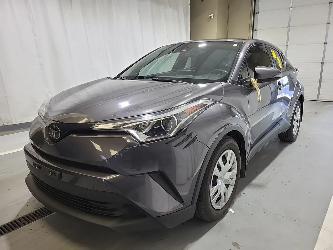 Toyota C-HR 2.0i * КАМЕРА * АВТОПИЛОТ * BLUETOOTH, снимка 2 - Автомобили и джипове - 55410534