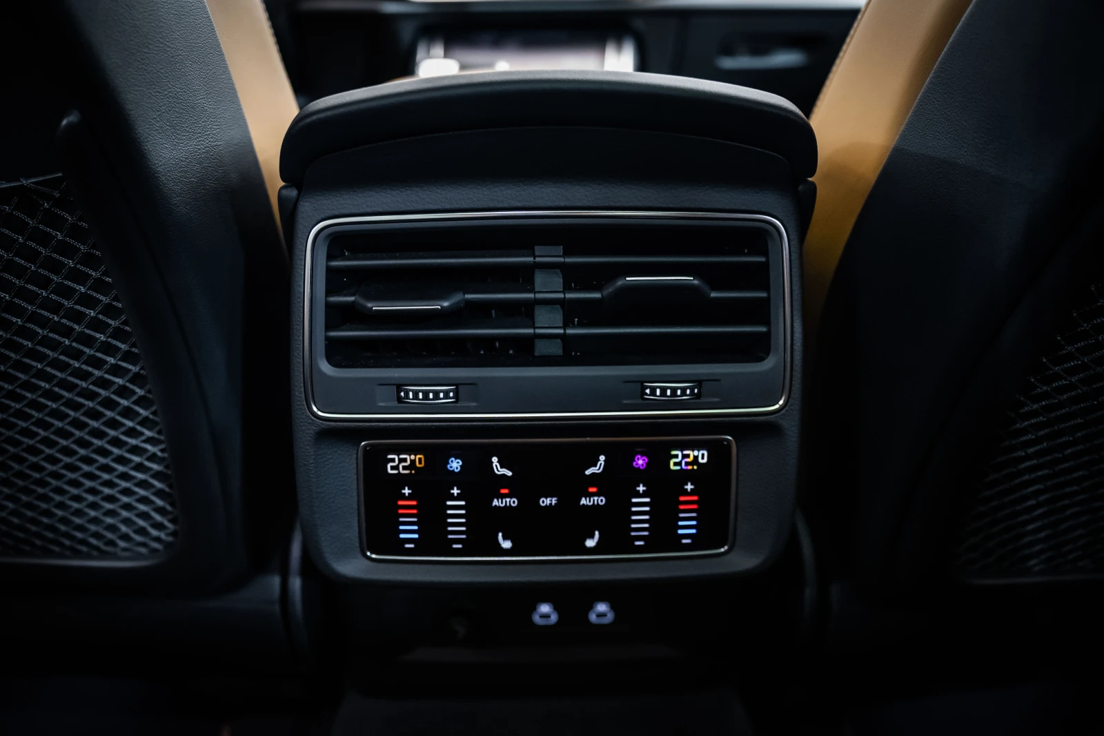 Audi RSQ8 Performance* Carbon* B&O* 360, снимка 15 - Автомобили и джипове - 55637902