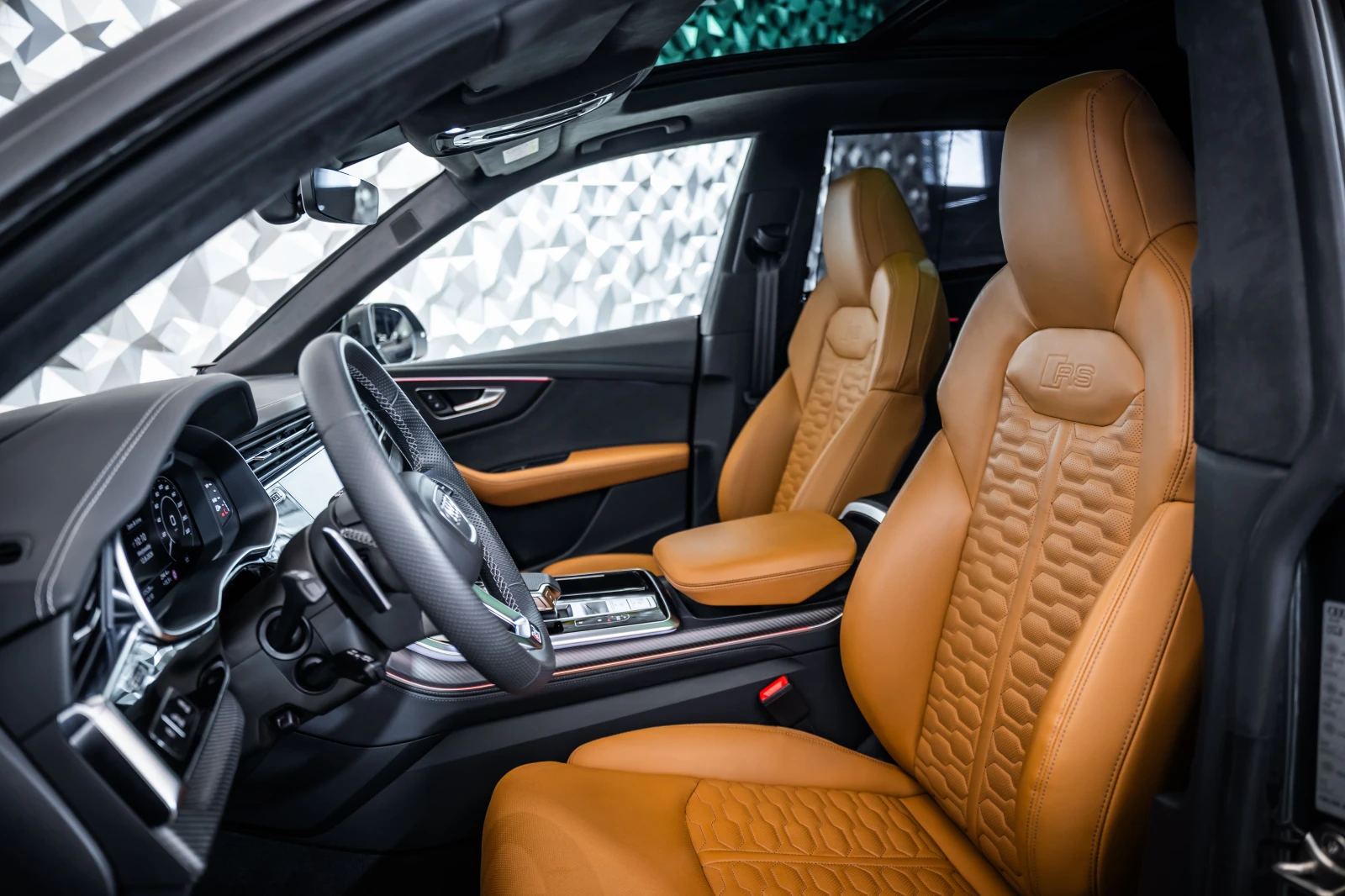 Audi RSQ8 Performance* Carbon* B&O* 360, снимка 13 - Автомобили и джипове - 55637902