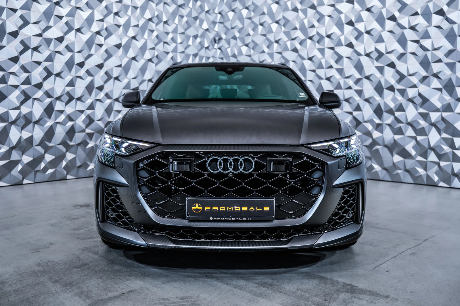 Audi RSQ8 Performance* Carbon* B&O* 360, снимка 2 - Автомобили и джипове - 55637902