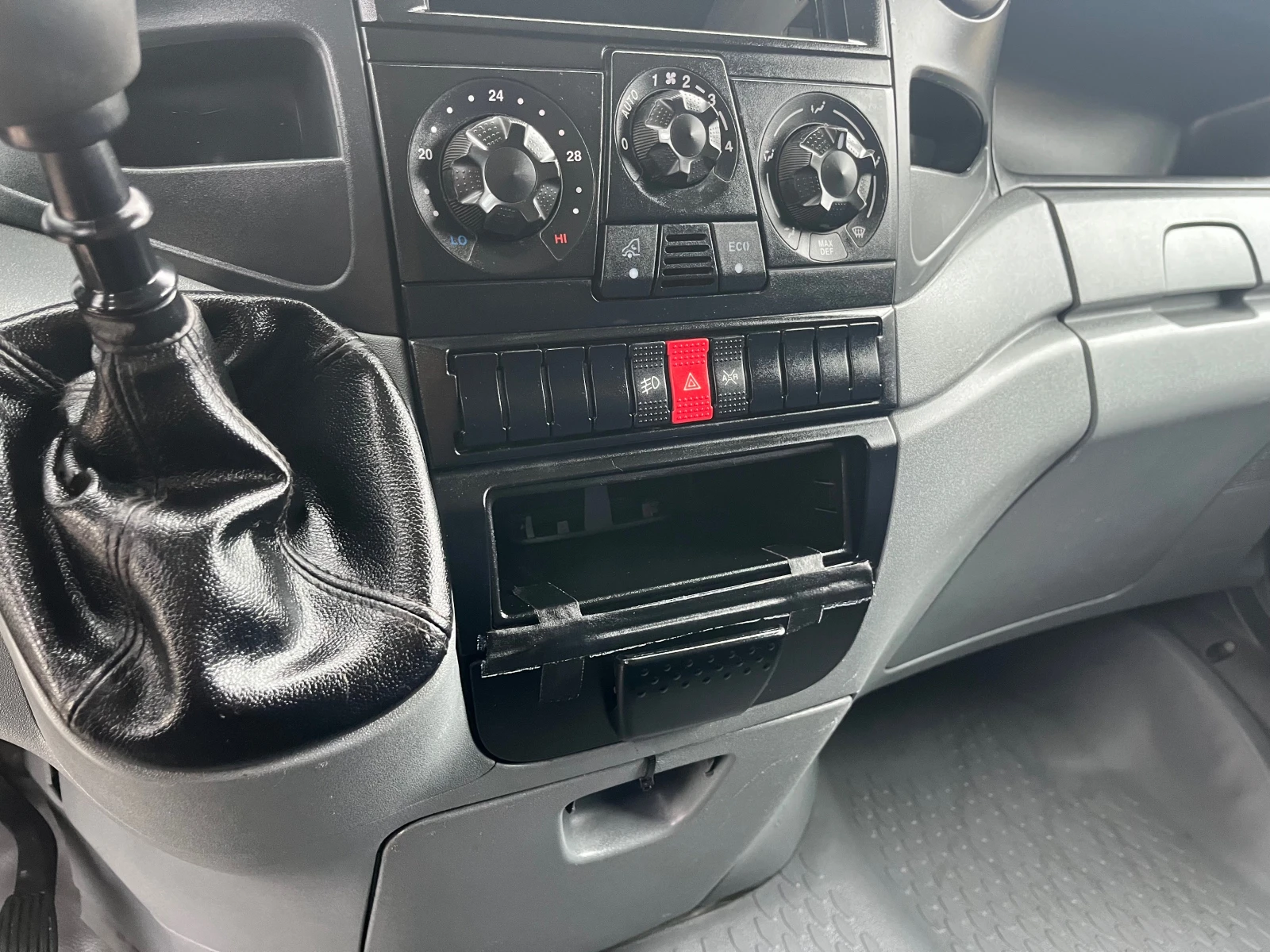 Iveco Daily 35C15 3.0 до 3.5 т КЛИМАТИК - изображение 10