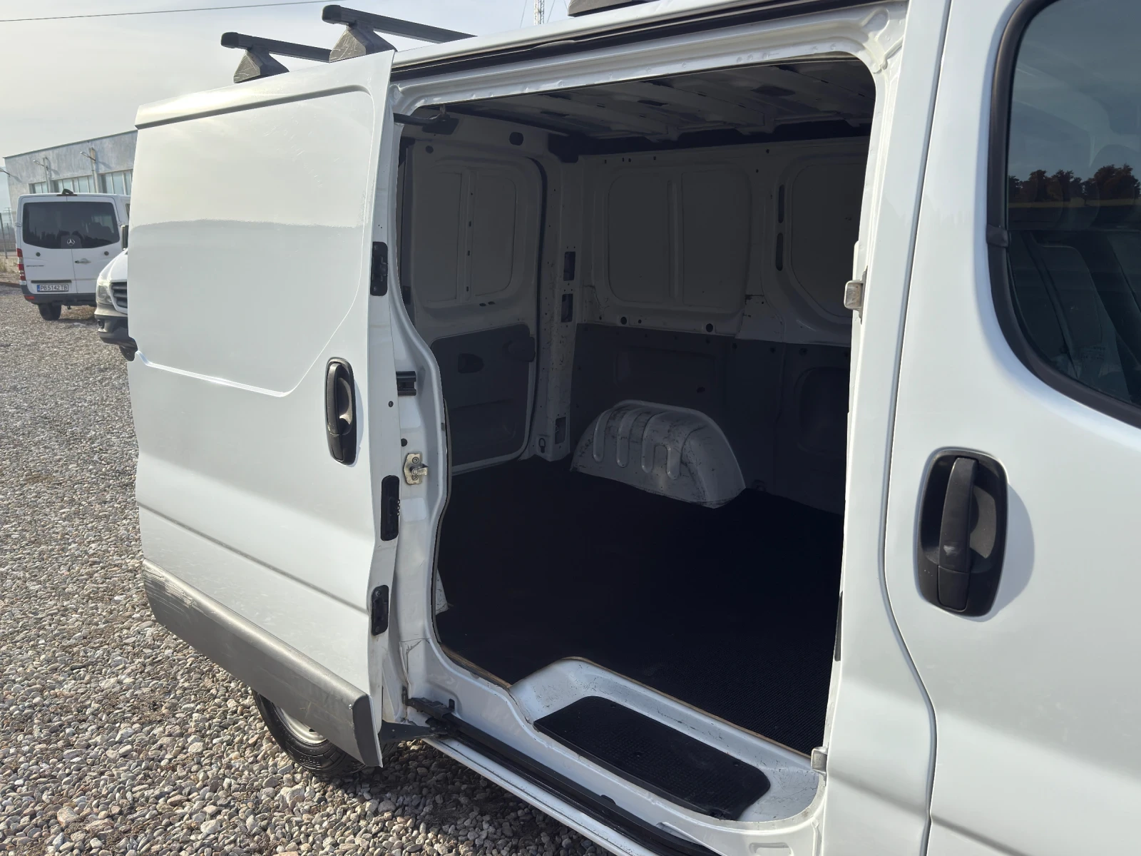 Opel Vivaro 2.0 CDTI - изображение 9