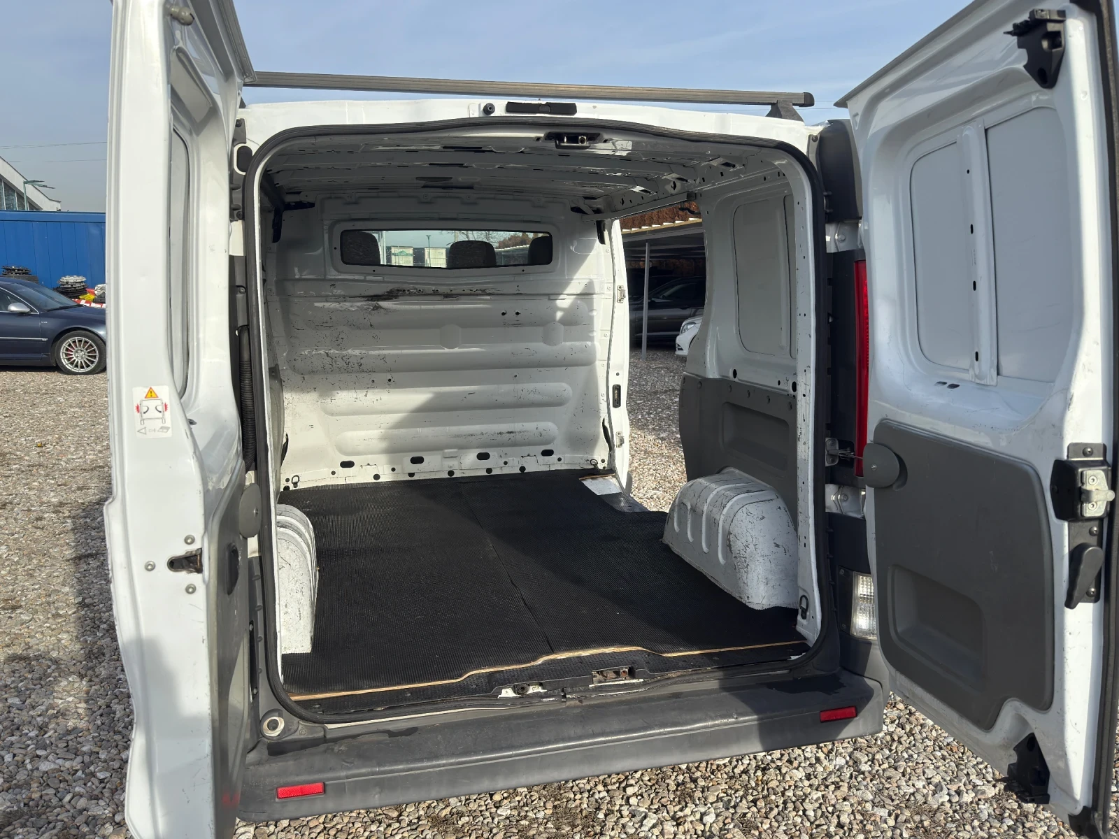 Opel Vivaro 2.0 CDTI - изображение 8