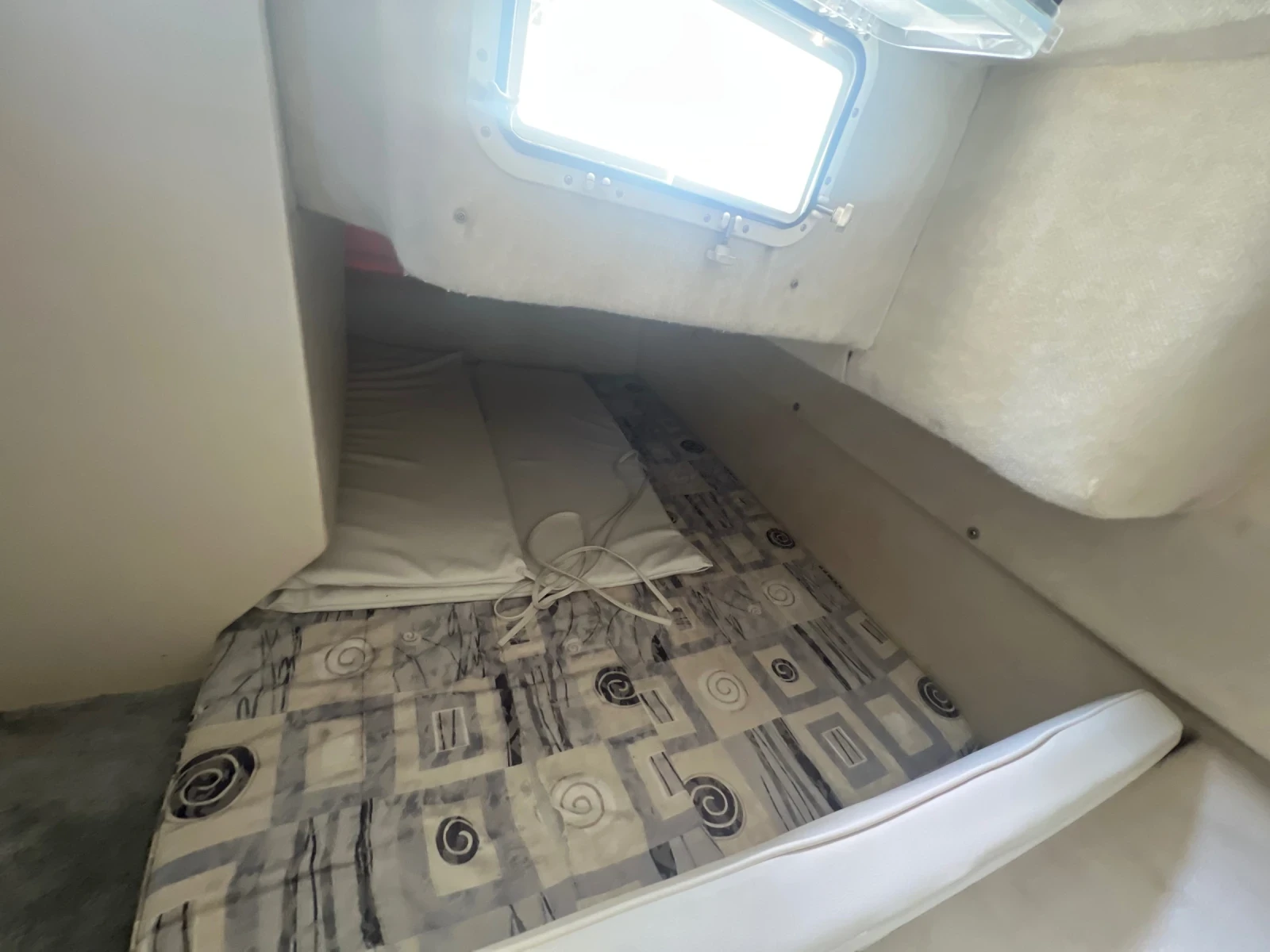 Моторна яхта Bayliner Ciera 2855  - изображение 5