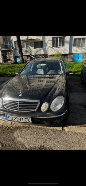 Mercedes-Benz E 320 Доста екстри, снимка 7