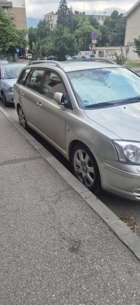 Toyota Avensis Лек, снимка 2