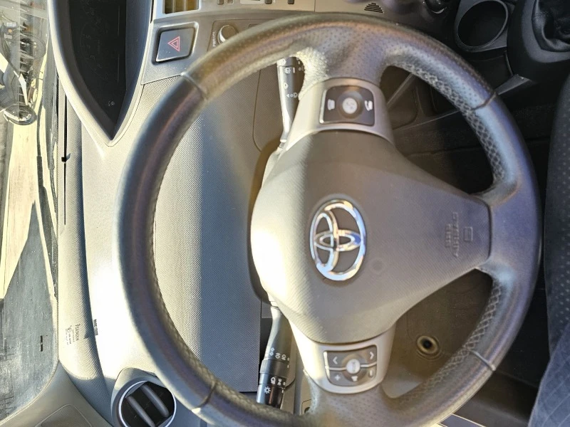 Toyota Yaris, снимка 9 - Автомобили и джипове - 48055834