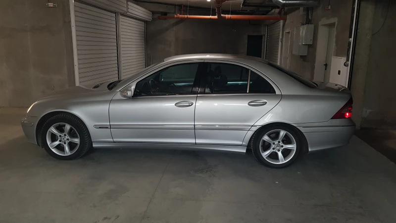 Mercedes-Benz C 220 CDI Avantgarde, снимка 1 - Автомобили и джипове - 47275709