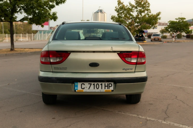 Renault Megane Classic 1.6 i 16V, снимка 6 - Автомобили и джипове - 48585297