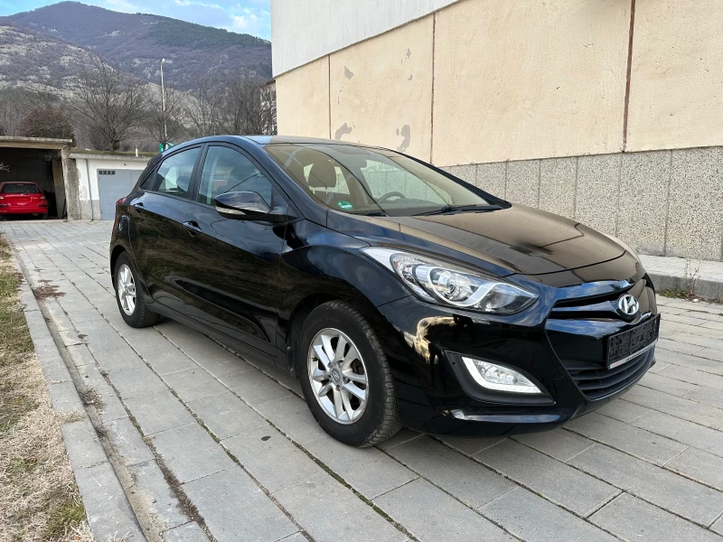 Hyundai I30 1.4 Бензин, снимка 8 - Автомобили и джипове - 48632842