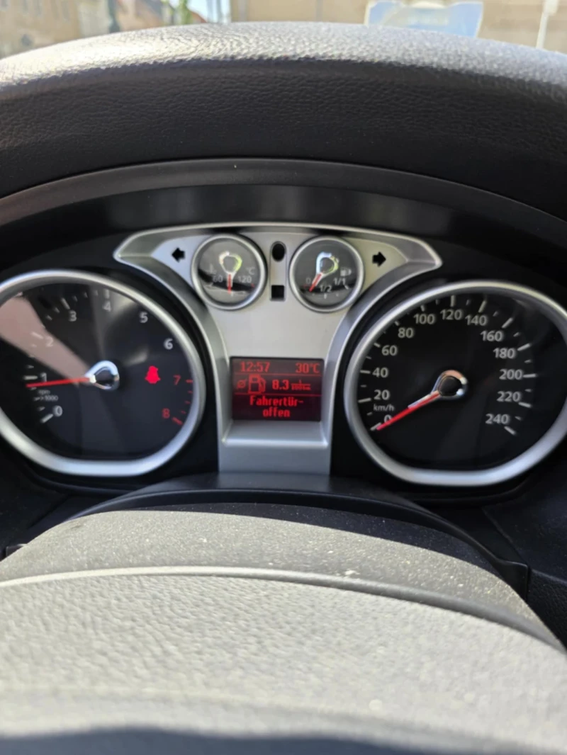 Ford Focus 1.6, снимка 9 - Автомобили и джипове - 52867465