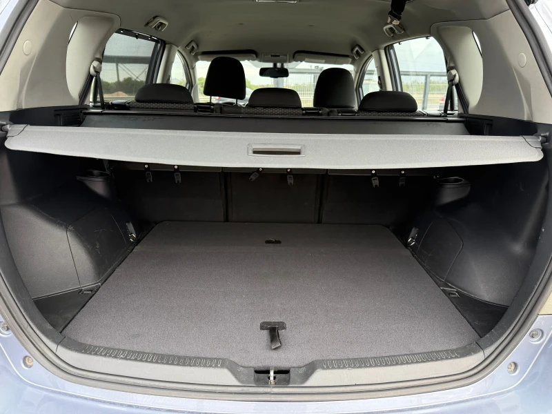 Toyota Verso 2.2DCAT* 2010г* АВТОМАТИК* ТОП СЪСТОЯНИЕ* , снимка 16 - Автомобили и джипове - 51871145