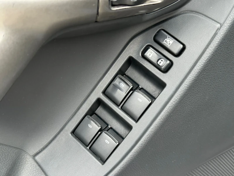 Toyota Verso 2.2DCAT* 2010г* АВТОМАТИК* ТОП СЪСТОЯНИЕ* , снимка 11 - Автомобили и джипове - 51871145