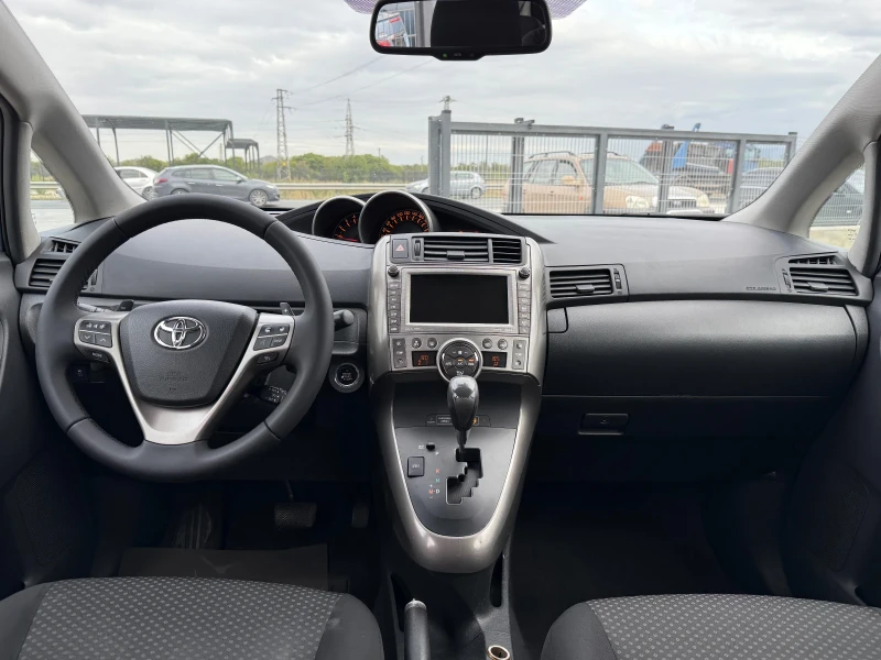Toyota Verso 2.2DCAT* 2010г* АВТОМАТИК* ТОП СЪСТОЯНИЕ* , снимка 6 - Автомобили и джипове - 51871145