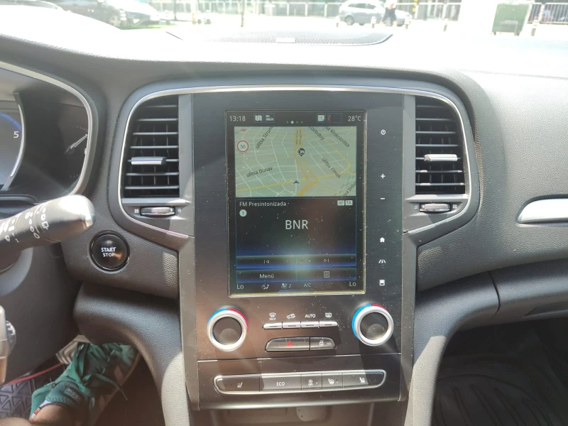 Renault Megane, снимка 8 - Автомобили и джипове - 52311660