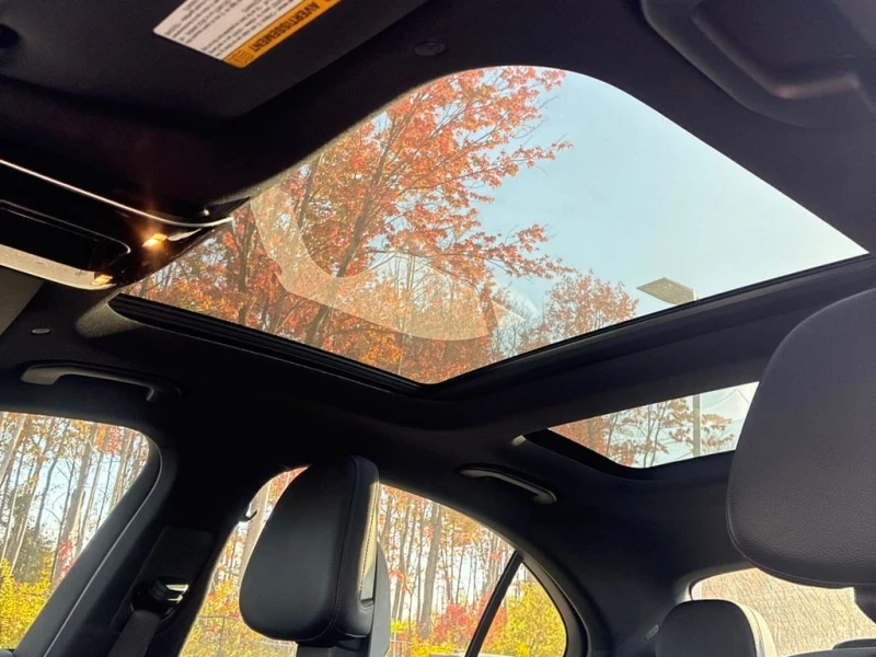 Mercedes-Benz C 300 * 4MATIC Sedan * CARFAX * БЕЗ ПЪРВОНАЧАЛНА ВНОСКА, снимка 16 - Автомобили и джипове - 52863941