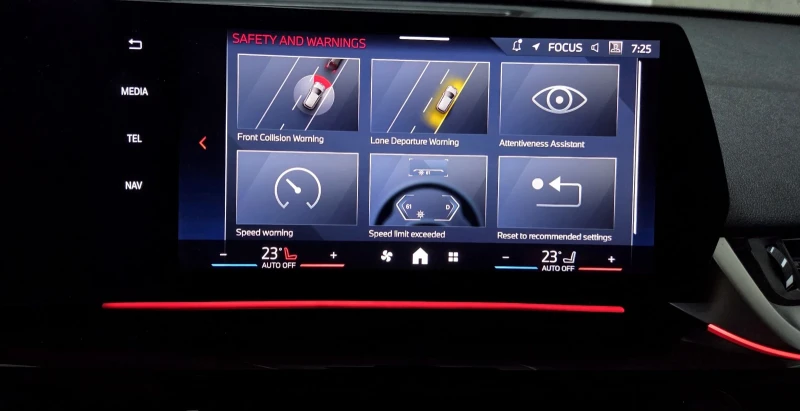 BMW iX1 eDrive20/HUD/360/LED/ACC, снимка 17 - Автомобили и джипове - 52877312