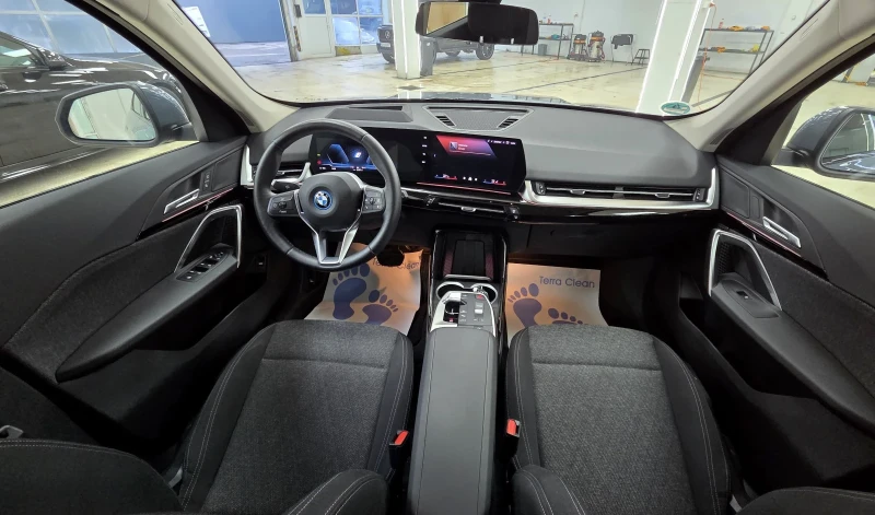 BMW iX1 eDrive20/HUD/360/LED/ACC, снимка 9 - Автомобили и джипове - 52877312