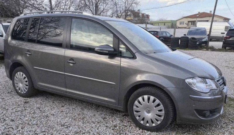 VW Touran 2.0TDI 140к.с. 7местен, снимка 3 - Автомобили и джипове - 53011804