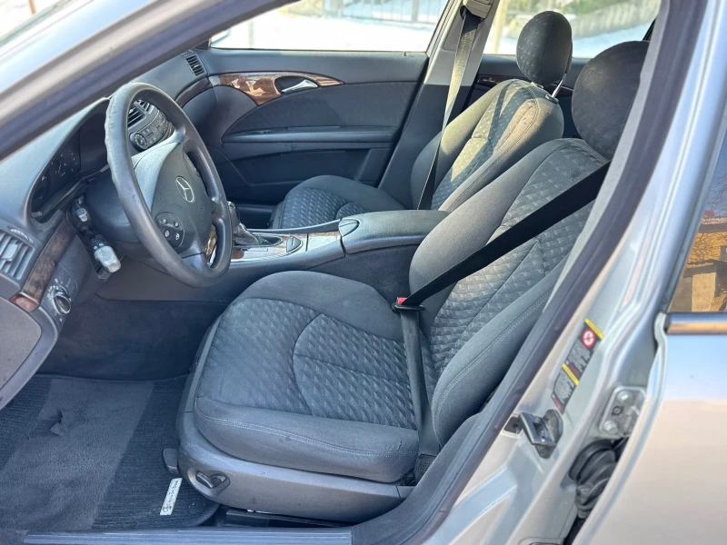 Mercedes-Benz E 220, снимка 6 - Автомобили и джипове - 53166880