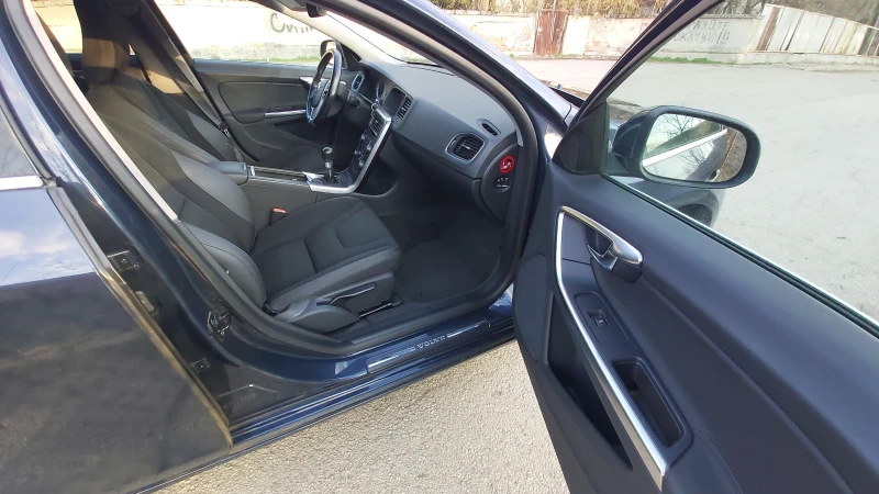 Volvo S60 2.0ТУРБО , снимка 7 - Автомобили и джипове - 53598262