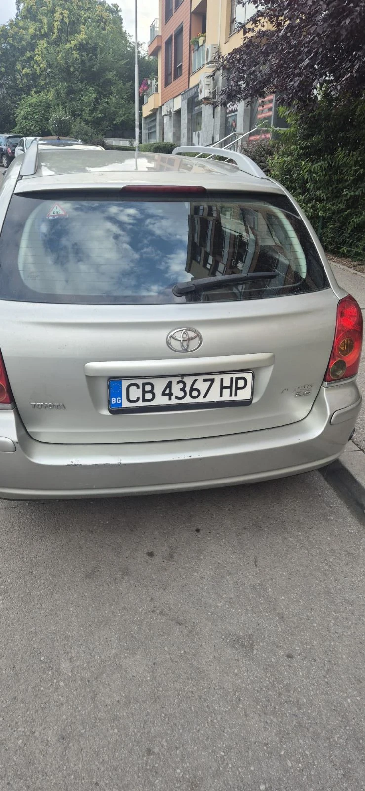 Toyota Avensis Лек, снимка 6 - Автомобили и джипове - 55219933