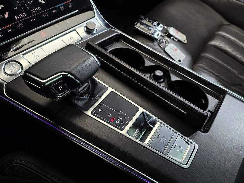 Audi A7 3.0 DLZ Automatic, снимка 10 - Автомобили и джипове - 55450652