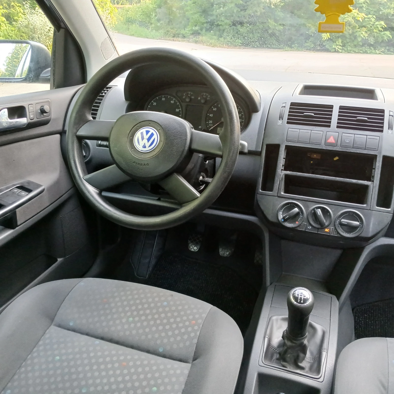 VW Polo 1.2i КЛИМАТИК - изображение 9