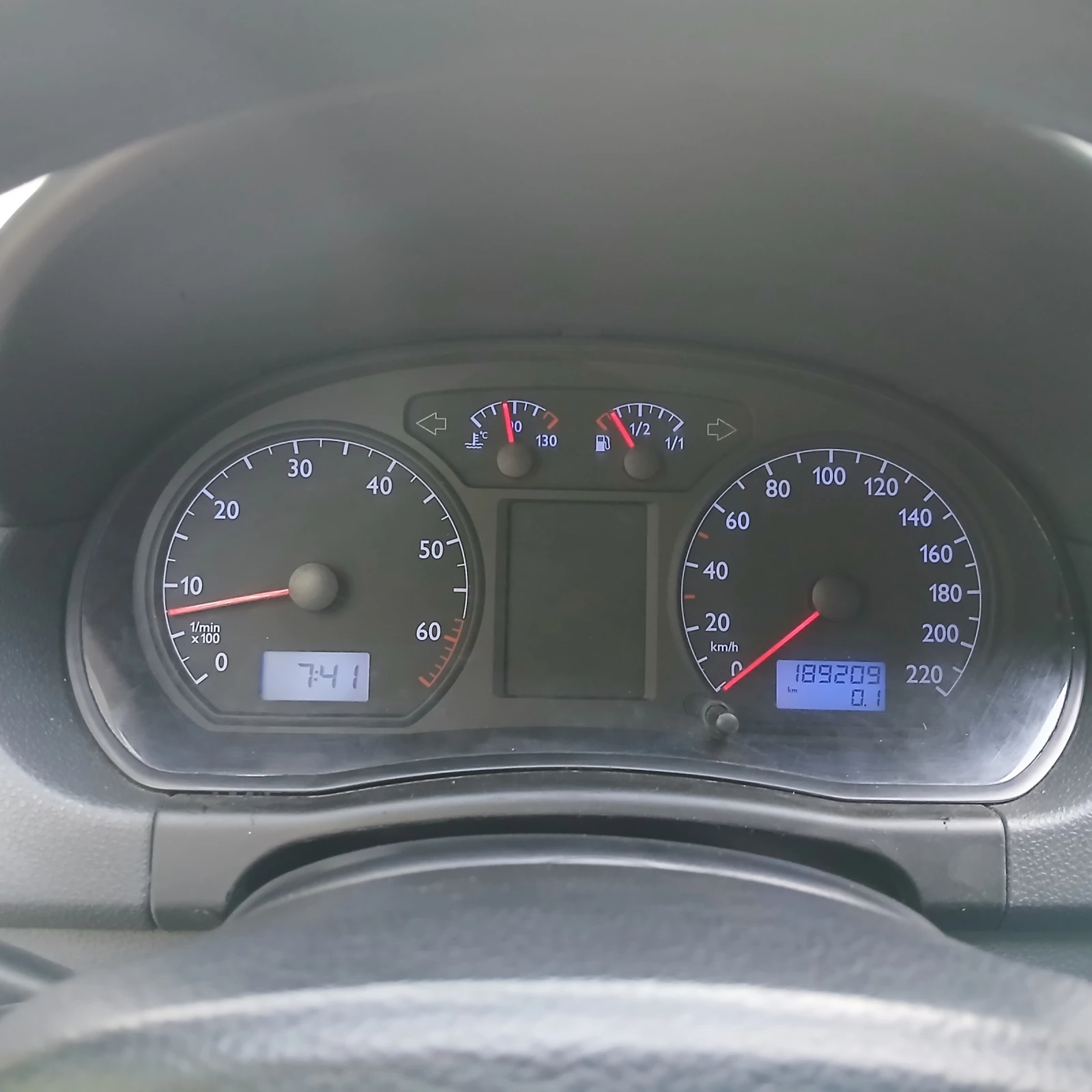 VW Polo 1.2i КЛИМАТИК - изображение 10