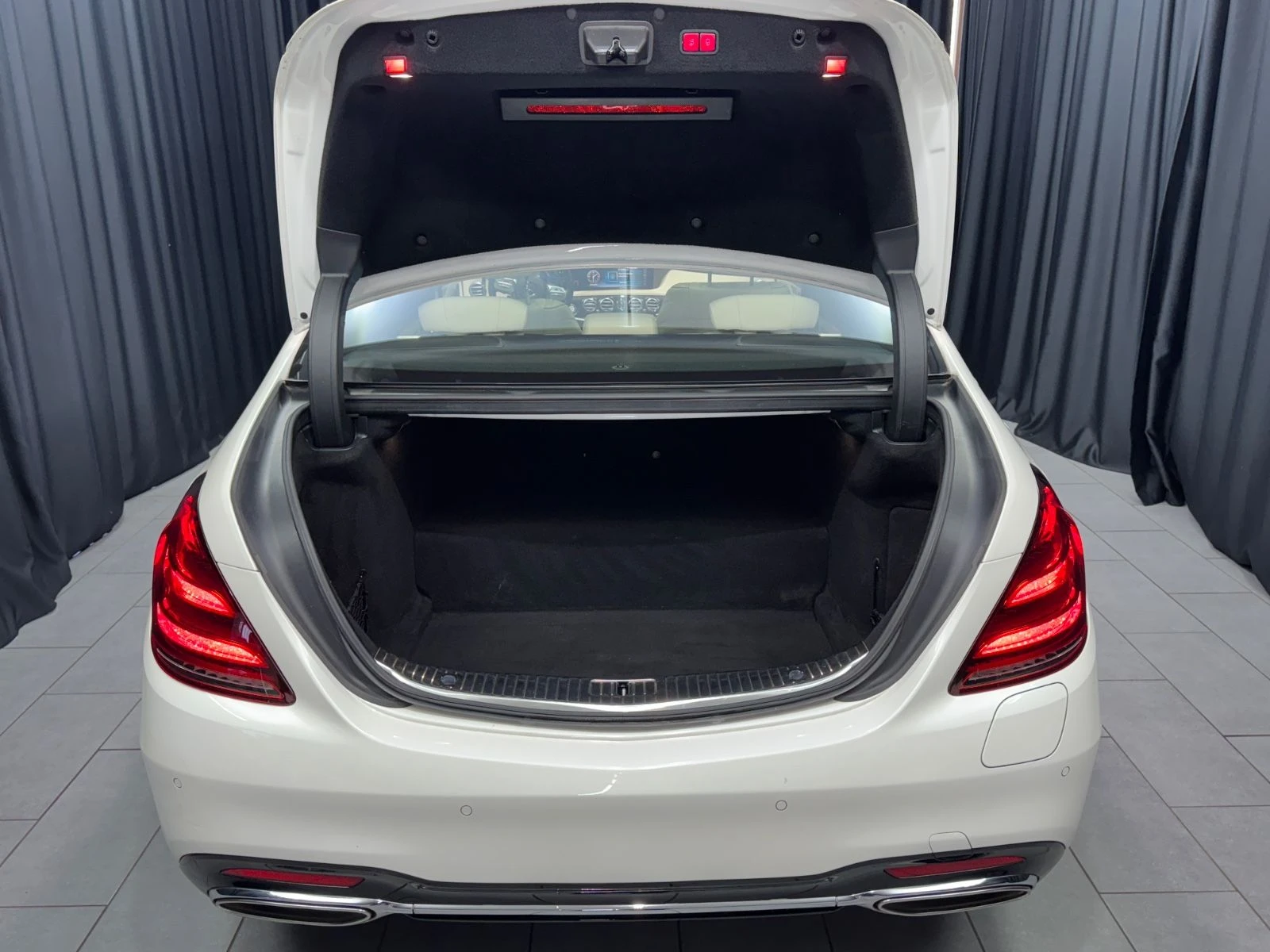 Mercedes-Benz S 560 AMG/560E/476HP/LONG/PANO/BURMESTER/HEADUP/360/E139 - изображение 4