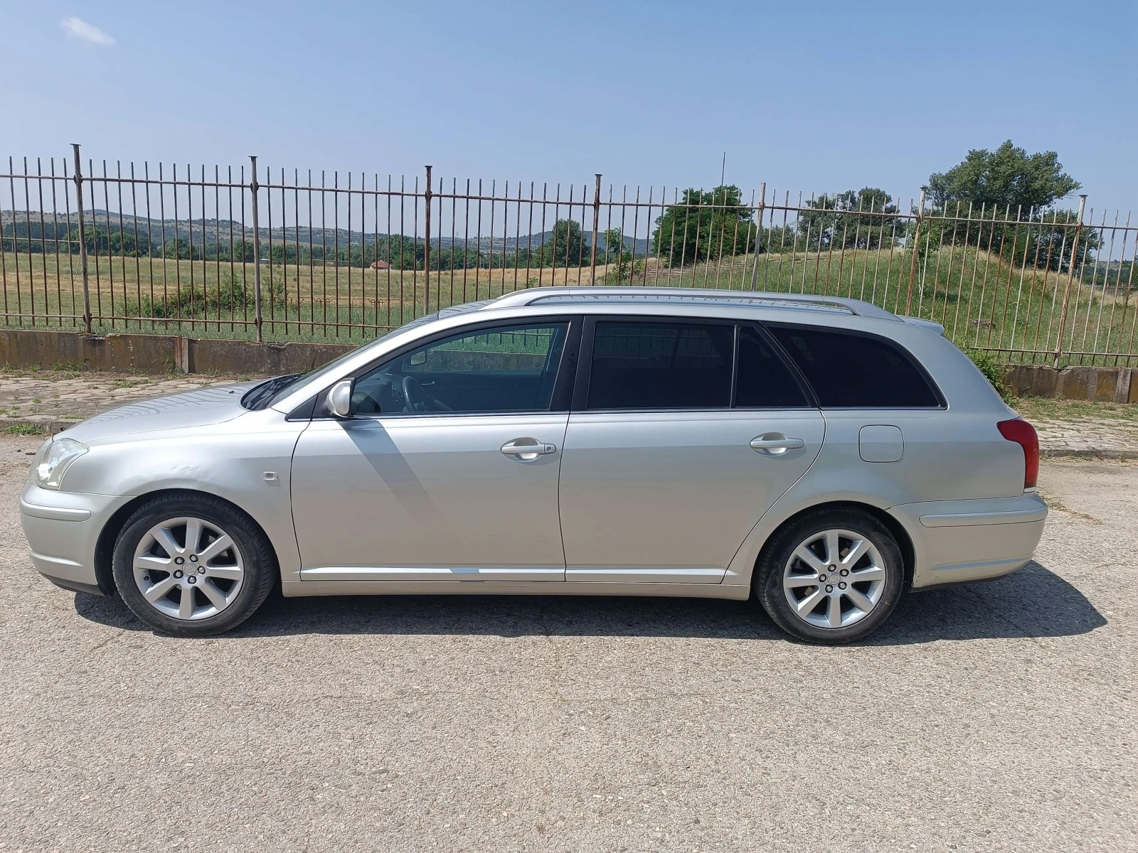 Toyota Avensis  - изображение 3